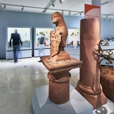 Blick in die Ausstellung „freiburg.archäologie – 900 Jahre Leben in der Stadt“ © Augustinermuseum – Städtische Museen Freiburg, Foto: Axel Killian