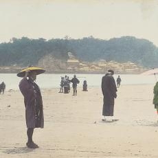 Fotograf unbekannt, 1860-1880, Blick auf Enoshima, Foto: Axel Killian