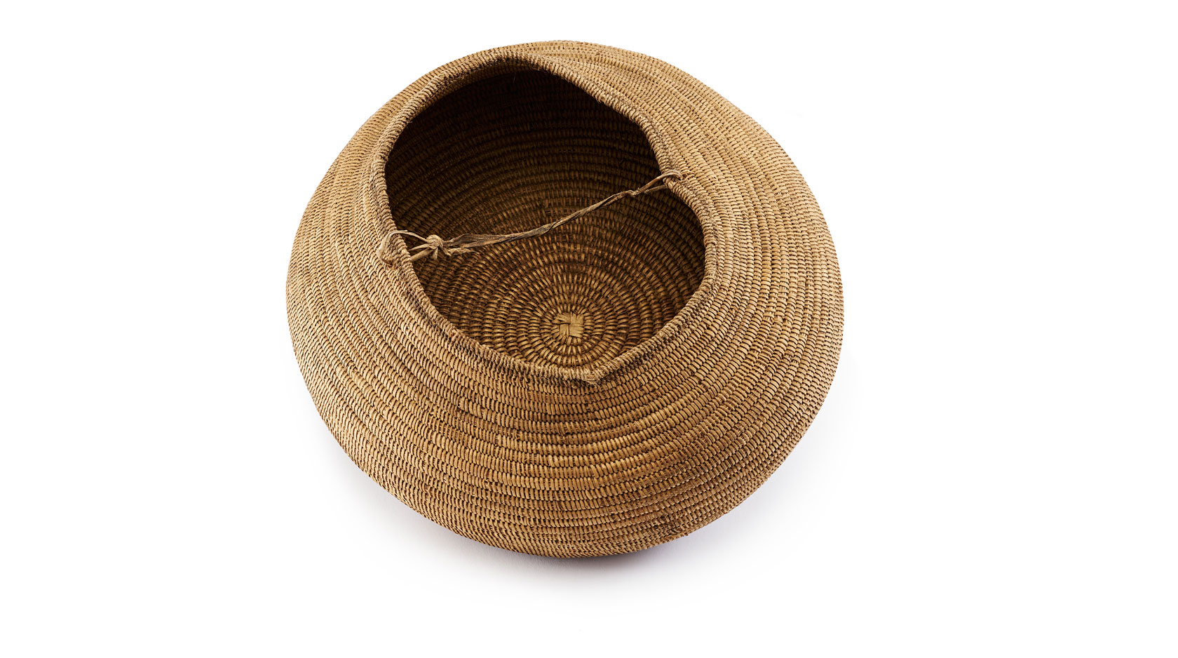 Basket, Angola, 19th century, Leutwein Coll., inventory number I/1352, photo: Axel Killian